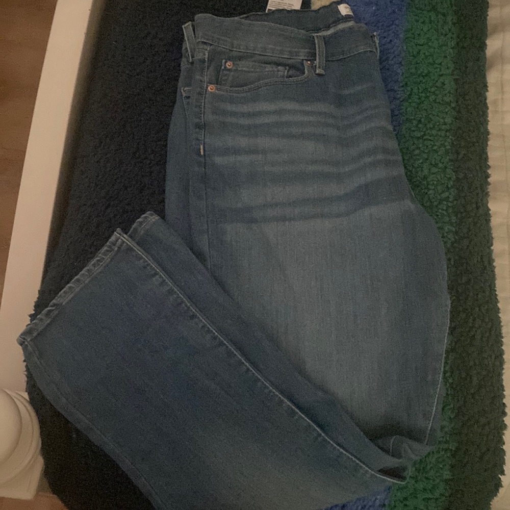 these are mid rise slim jeans from signature signature Levi by strauss